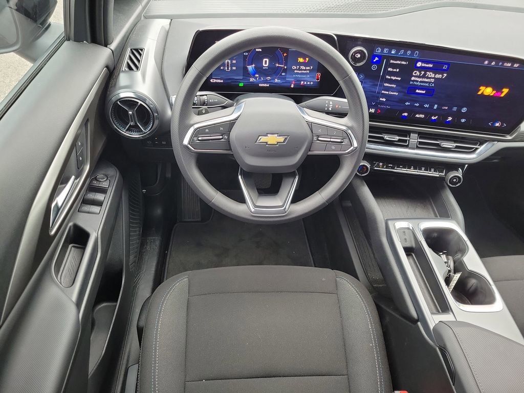 Used 2026 Chevrolet Equinox EV LT FWD image 11