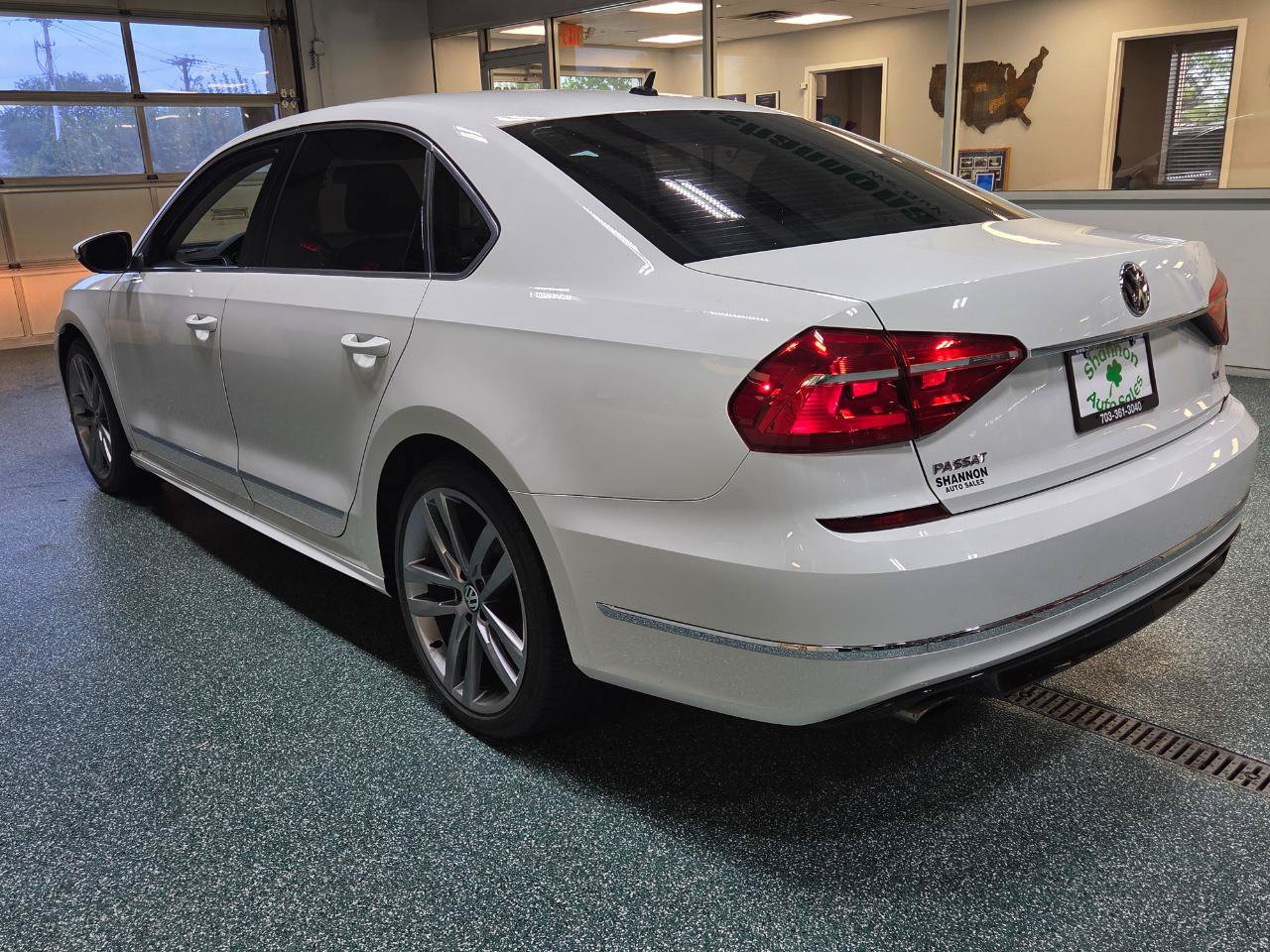 Used 2016 Volkswagen Passat 1.8T R-Line FWD image 10