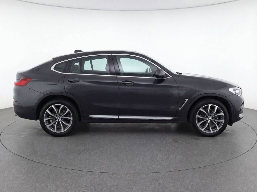Used 2019 BMW X4 xDrive30i w/ Driving Assistance Package image 8