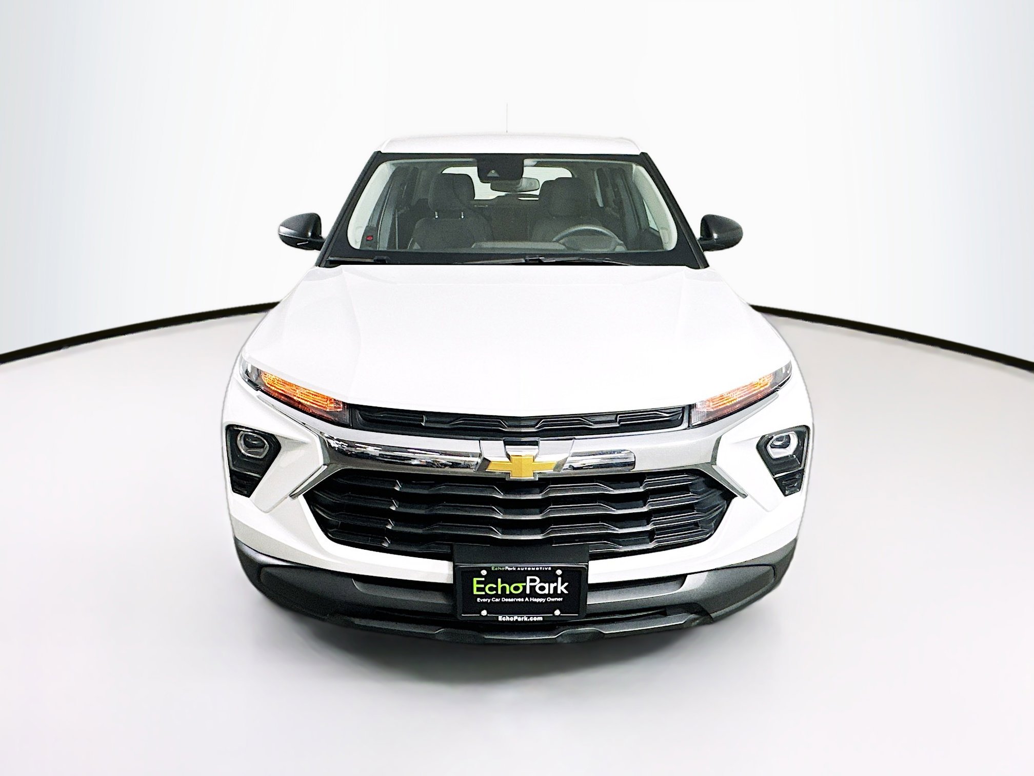 Used 2024 Chevrolet TrailBlazer LS image 2