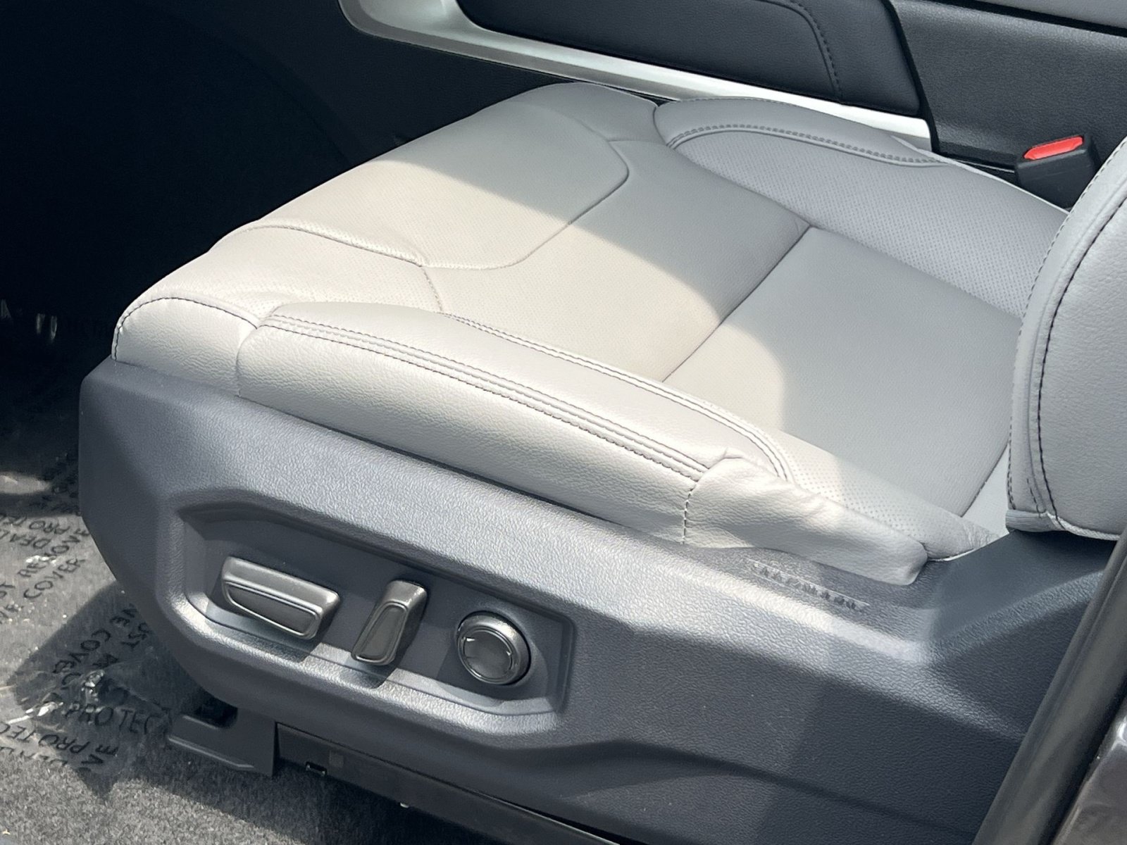 New 2026 Toyota Tundra Limited AWD/4WD image 8