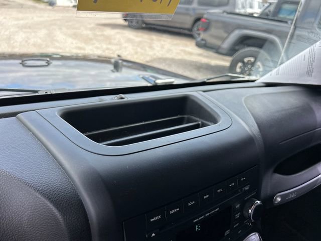 Used 2017 Jeep Wrangler Unlimited Rubicon image 26