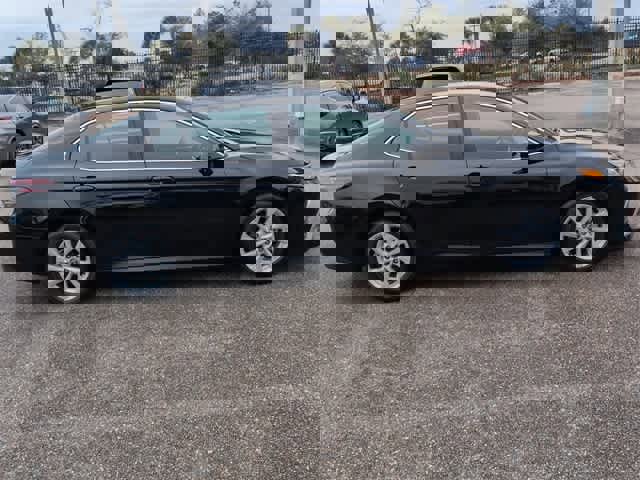 Used 2024 Toyota Camry LE image 9