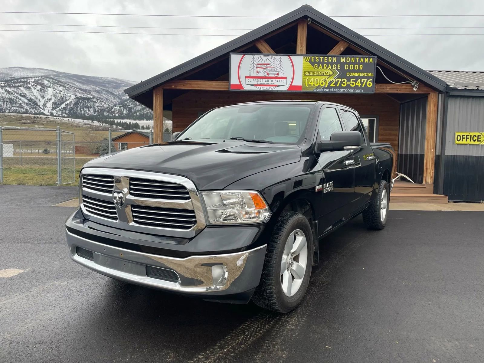 Used 2017 RAM 1500 Classic SLT w/ SLT Plus Dï¿©cor Group