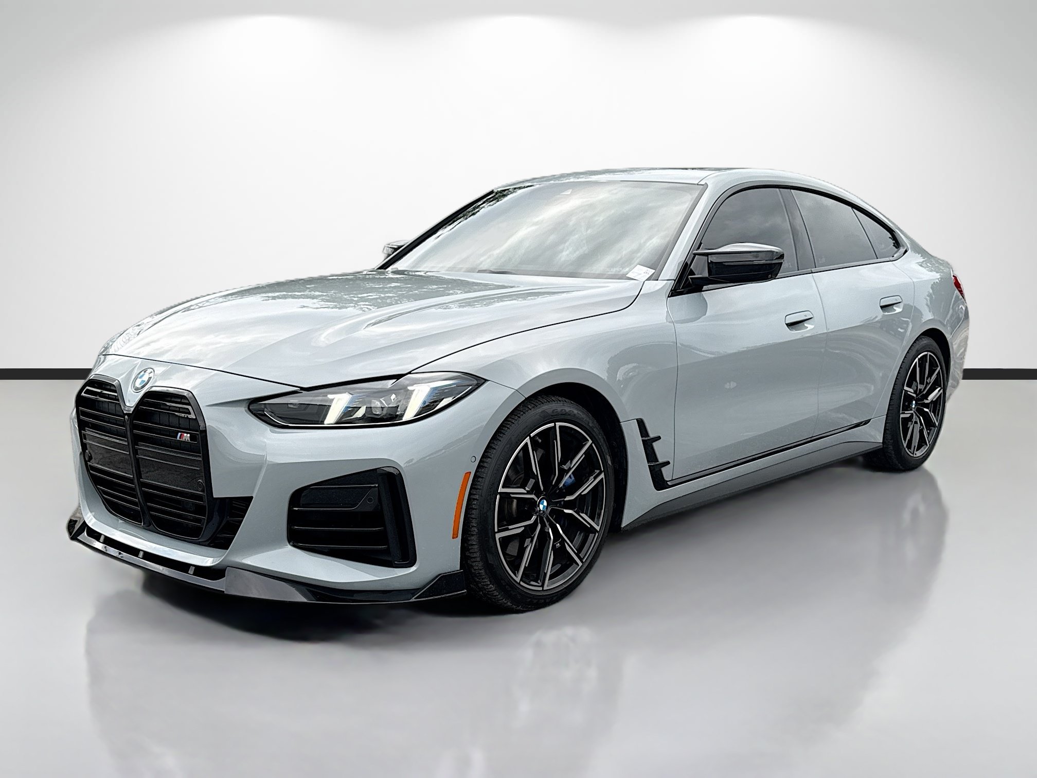 Used 2025 BMW M440i RWD image 7