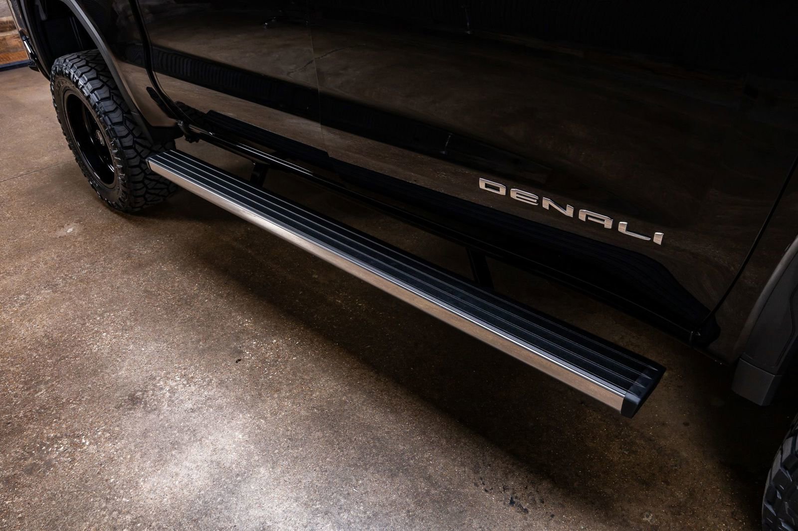 Used 2025 GMC Sierra 1500 Denali AWD/4WD image 13