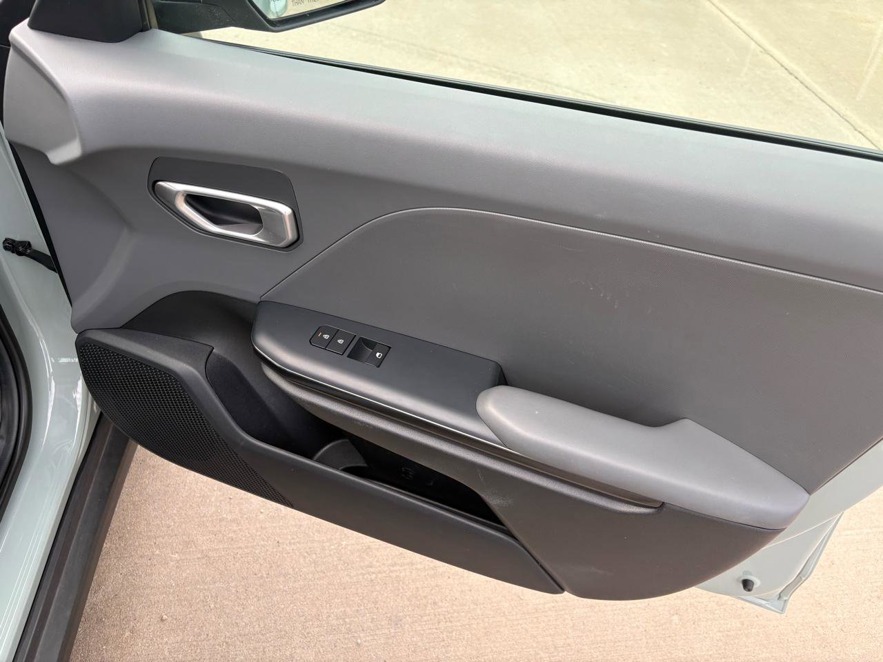 Used 2025 Kia K4 LXS FWD image 40