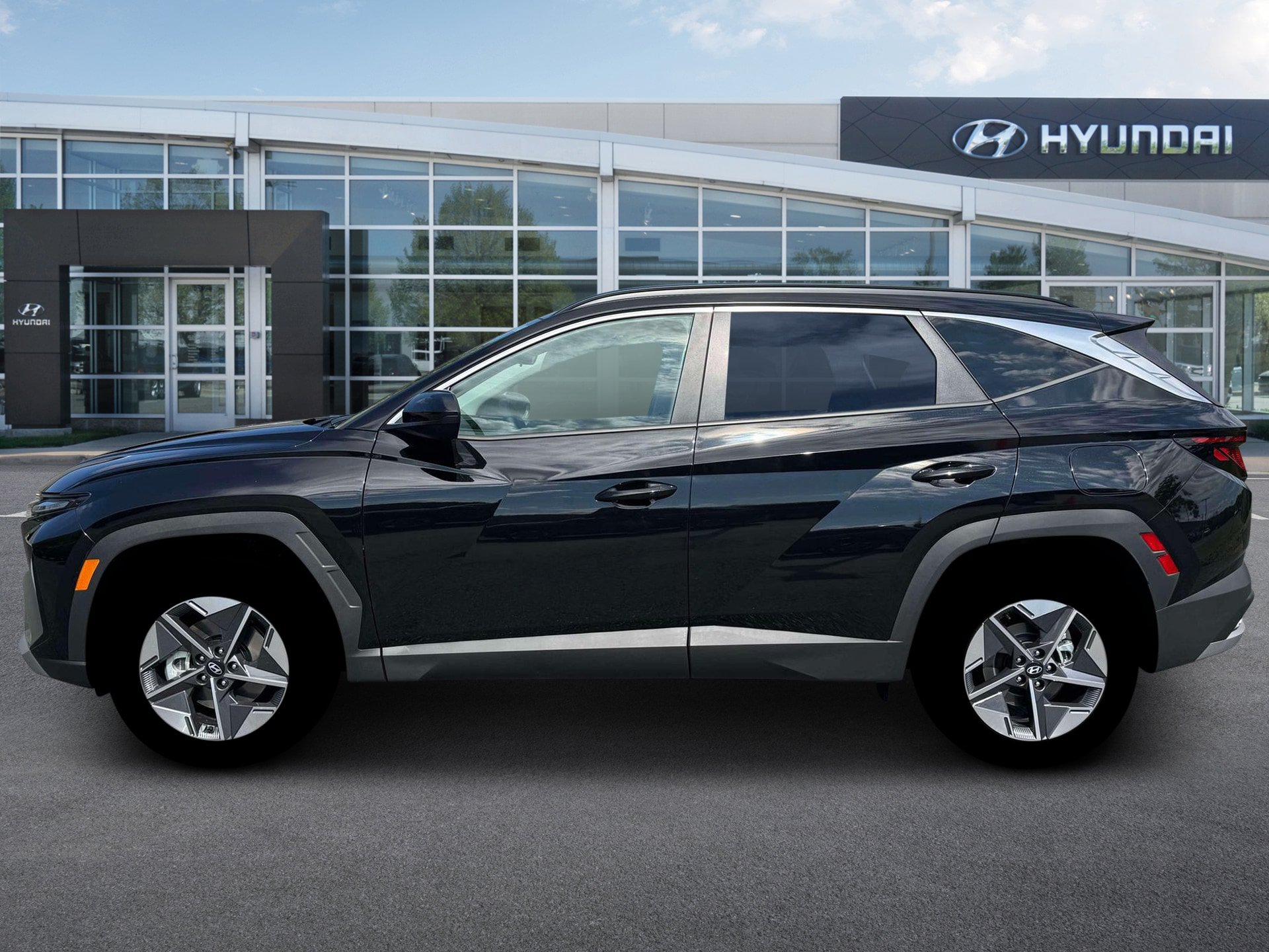 New 2026 Hyundai Tucson SEL Plus AWD/4WD image 3
