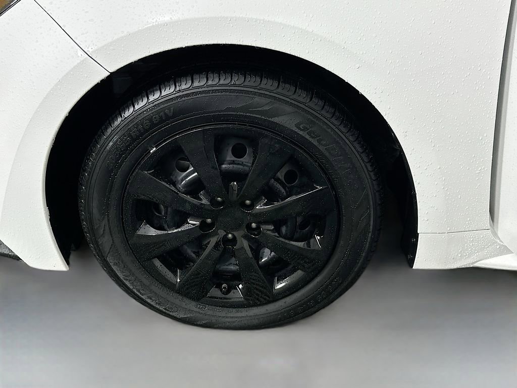 Used 2022 Toyota Corolla LE image 29