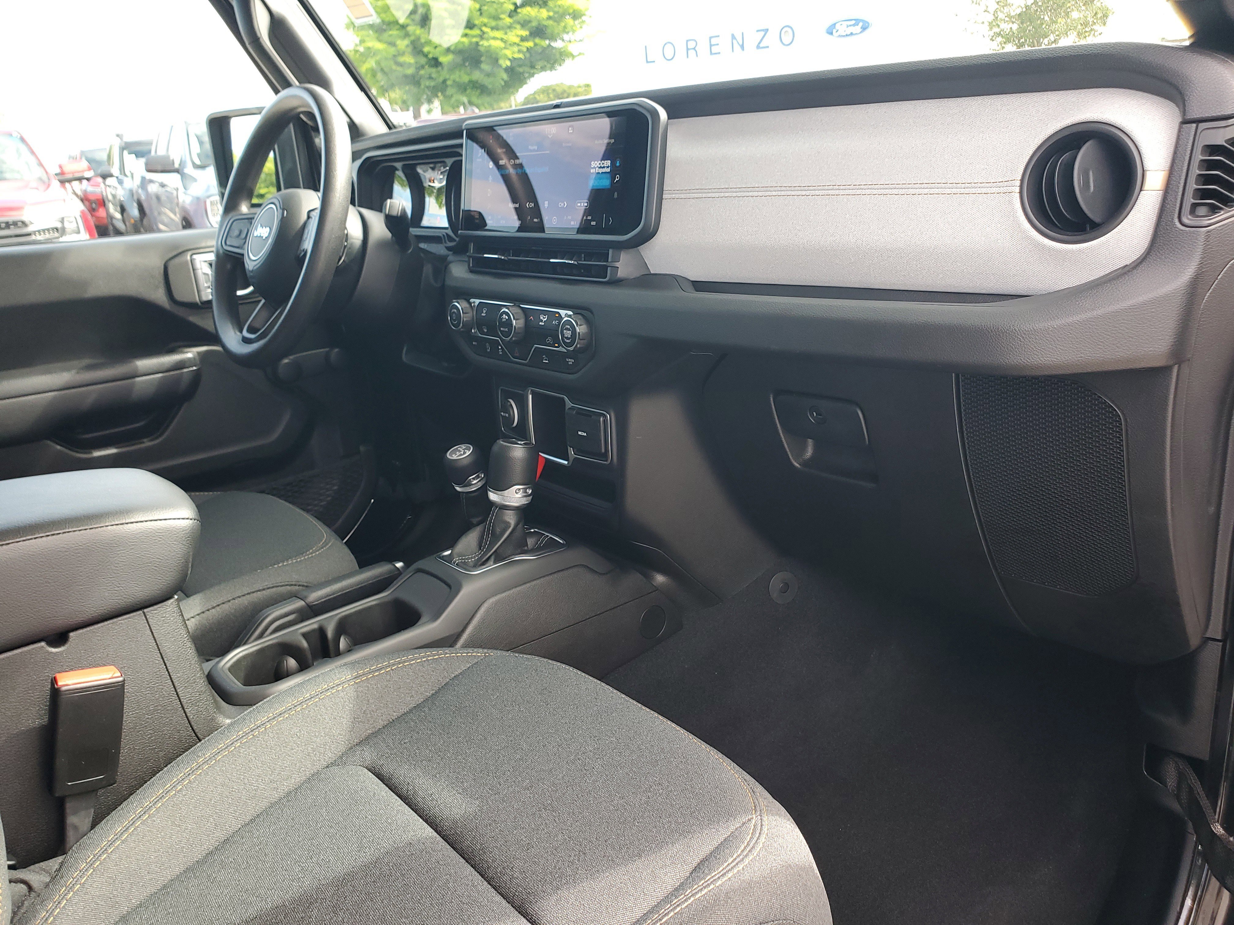 Used 2024 Jeep Gladiator Sport image 16