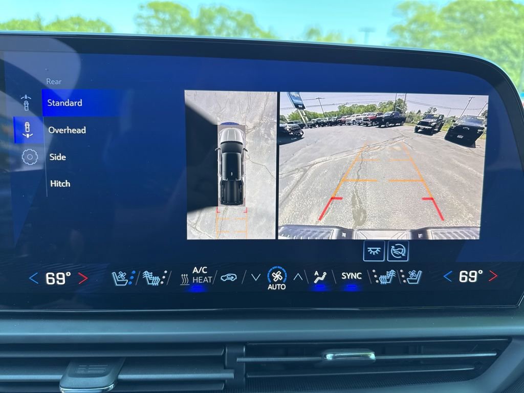 Used 2025 Chevrolet Silverado EV LT image 27