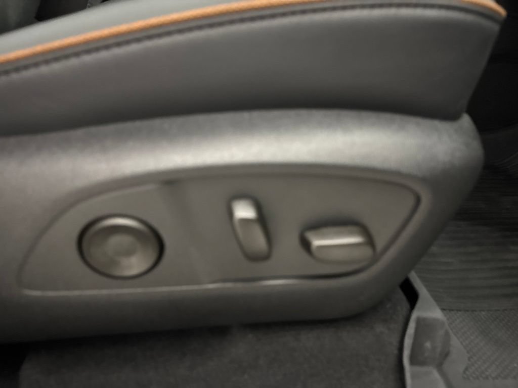 Used 2025 GMC Acadia AT4 w/ LPO, Floor Liner Package AWD/4WD image 64