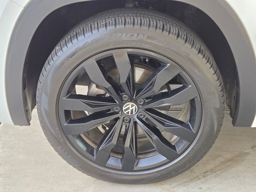 Used 2021 Volkswagen Atlas Cross Sport SEL R-Line image 12