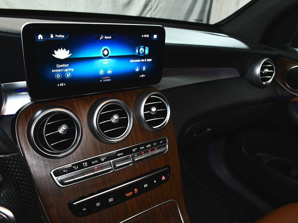 Used 2022 Mercedes-Benz GLC 300 4MATIC Coupe image 39