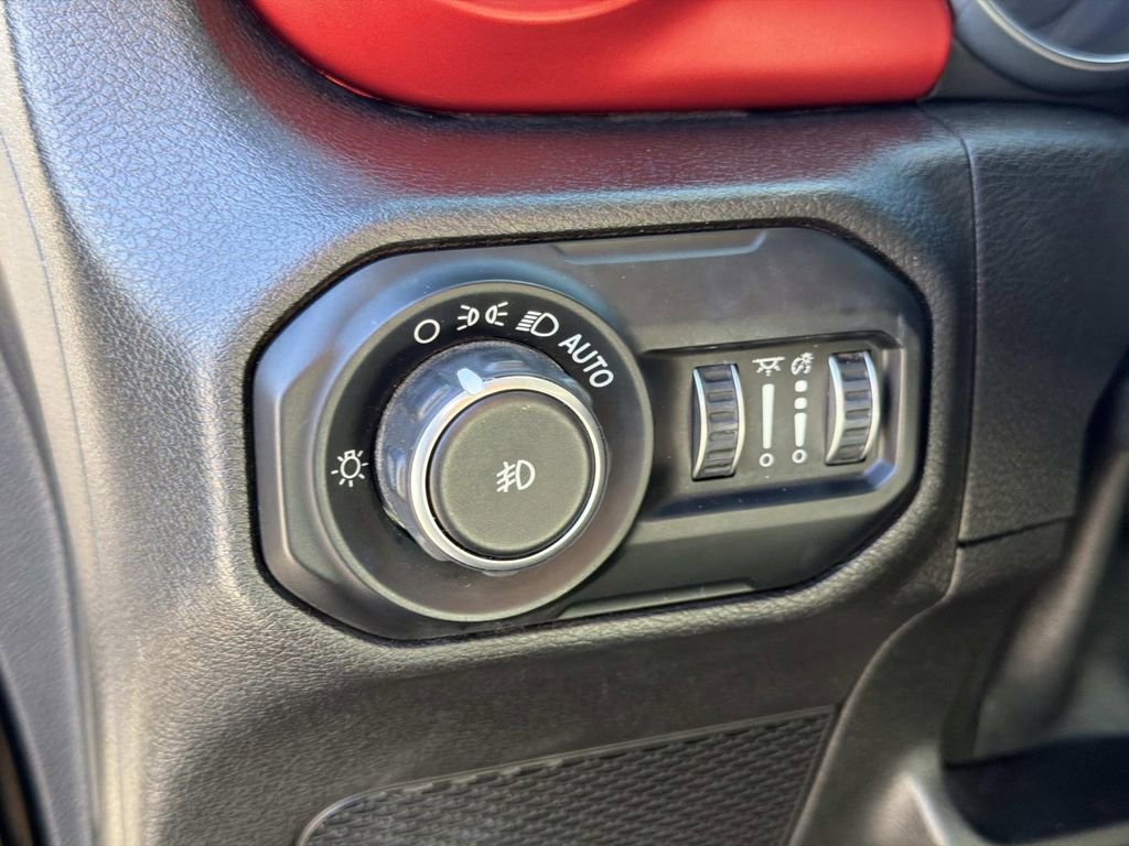 Used 2018 Jeep Wrangler Unlimited Rubicon image 24