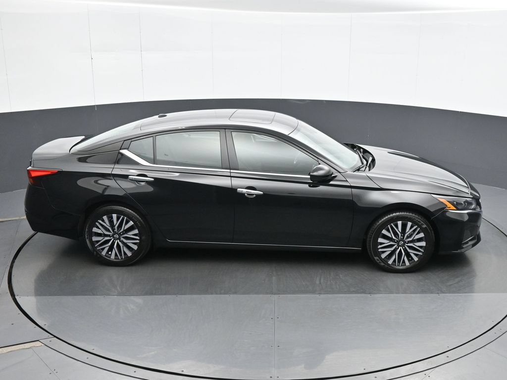 Used 2024 Nissan Altima 2.5 SV w/ SV Premium Package FWD image 22
