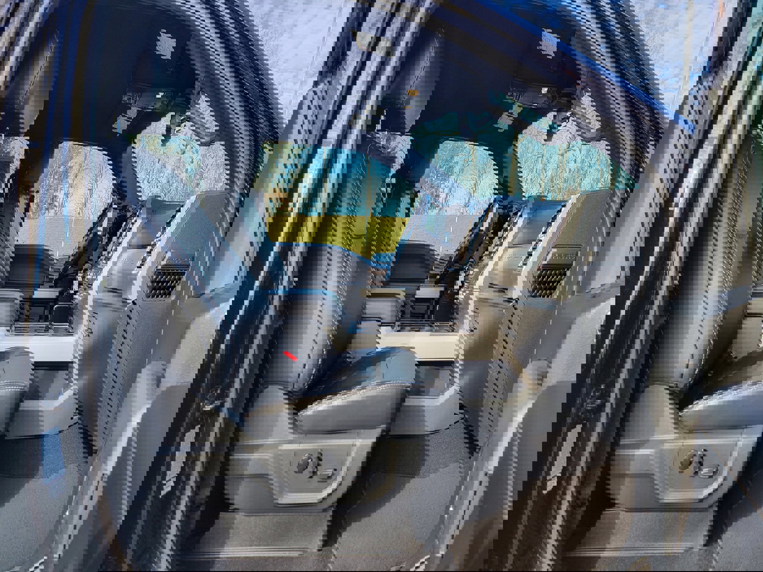 Used 2022 Ford F350 Lariat image 30