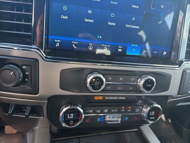 Used 2022 Ford F250 Lariat w/ Black Appearance Package image 29