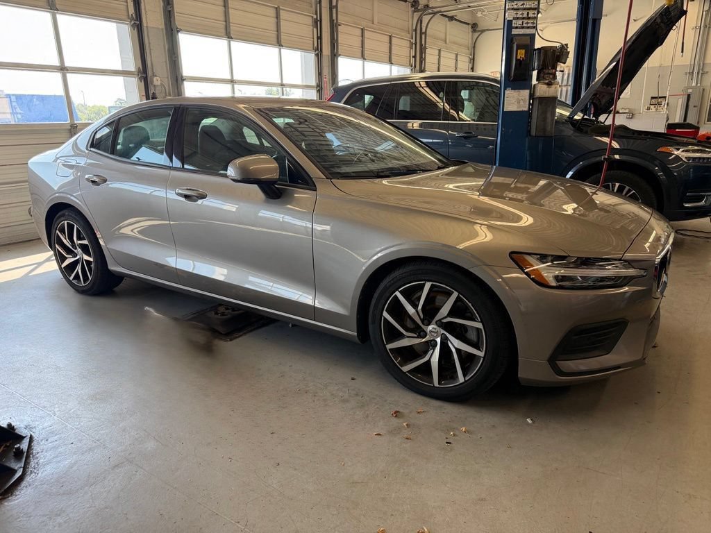 Used 2019 Volvo S60 T6 Momentum w/ Multimedia Package AWD/4WD image 3