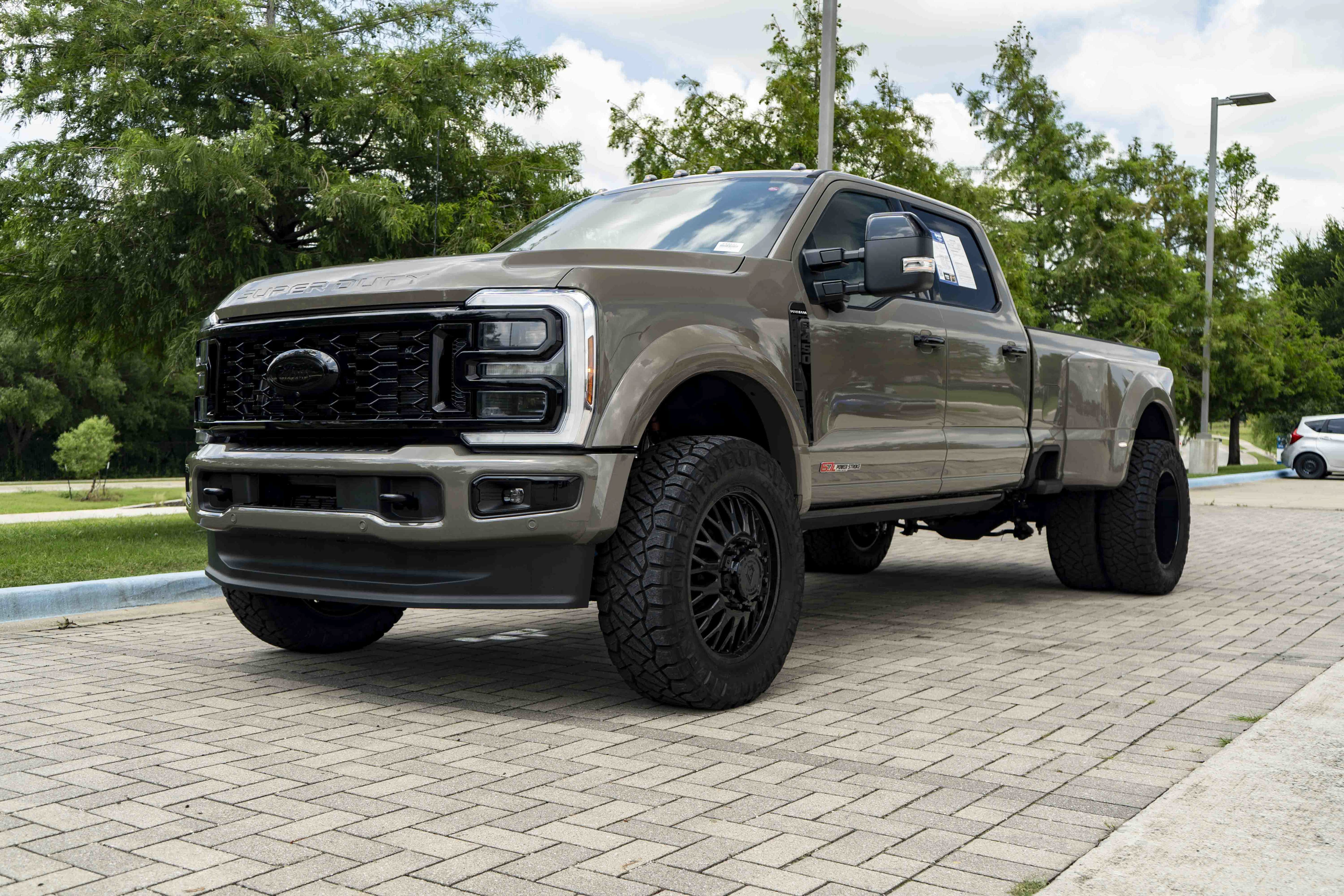 Used 2026 Ford F450 Platinum w/ Platinum Plus Package AWD/4WD image 5