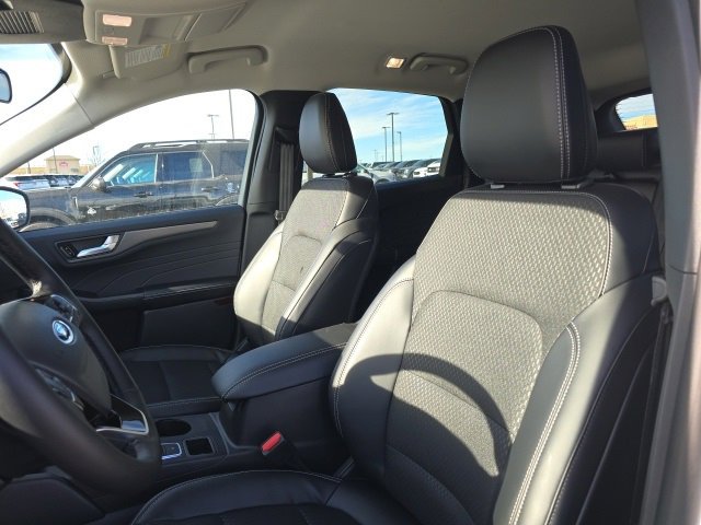 New 2026 Ford Escape SE w/ Class II Trailer Tow Package image 13