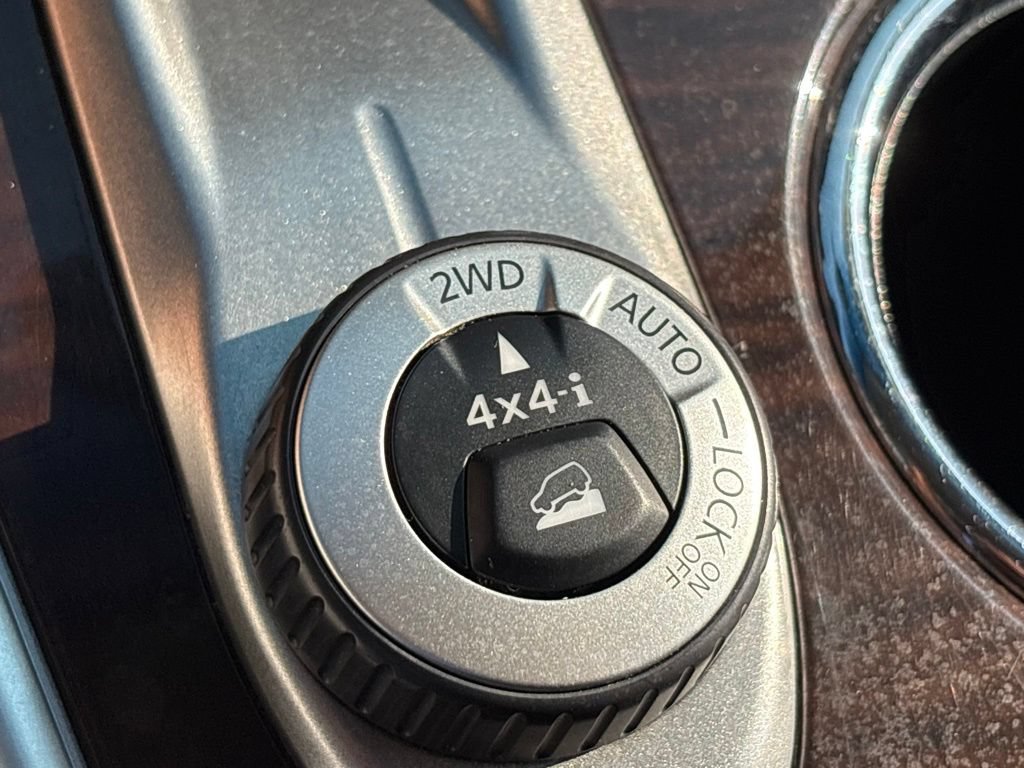 Used 2015 Nissan Pathfinder Platinum AWD/4WD image 18