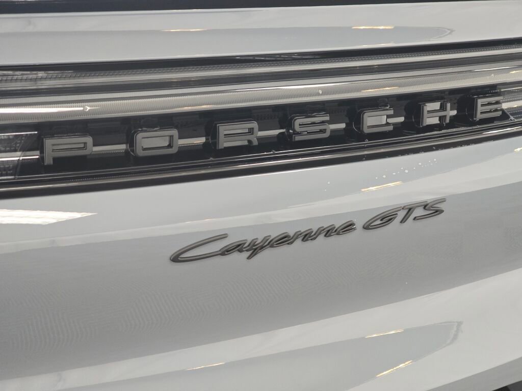 New 2026 Porsche Cayenne GTS image 24