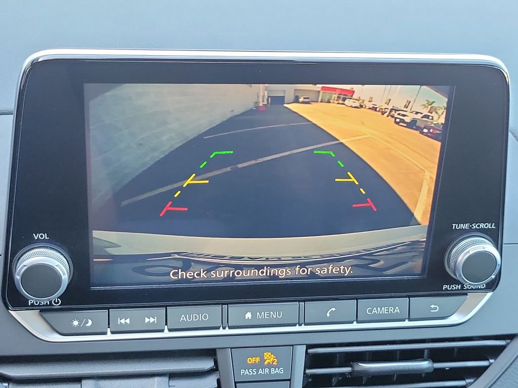 Used 2025 Nissan Altima 2.5 S FWD image 9