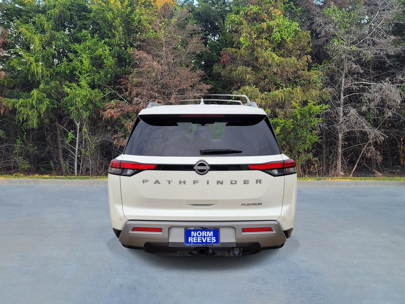 Used 2024 Nissan Pathfinder Platinum FWD image 18