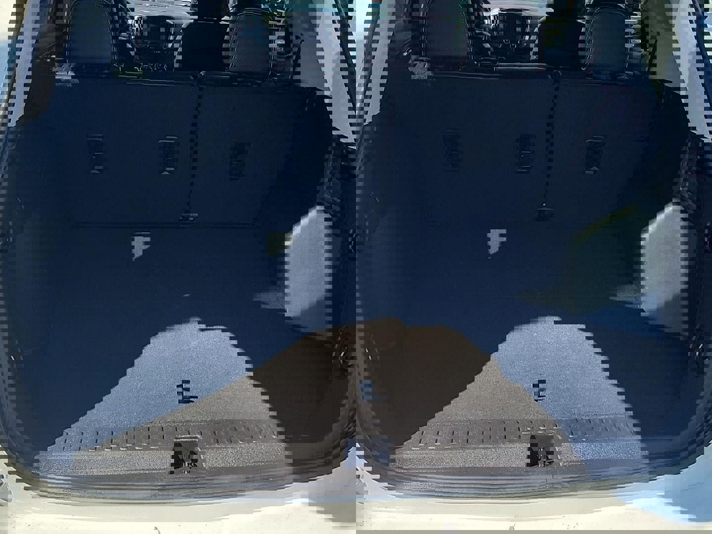 Used 2023 GMC Terrain AT4 image 17