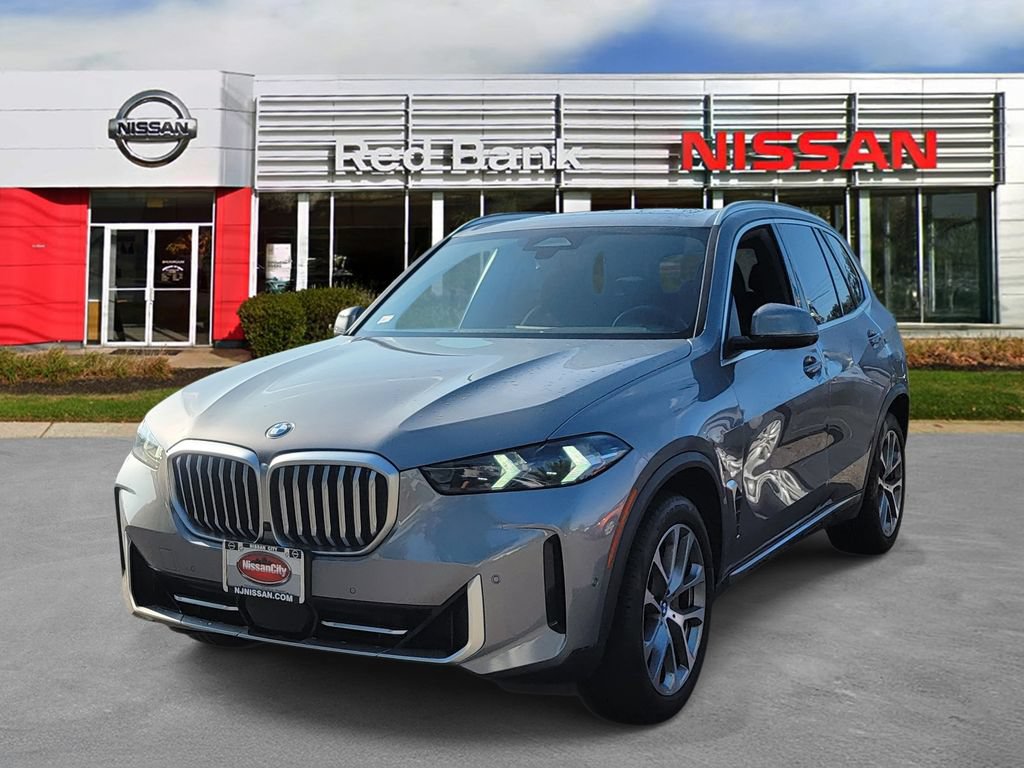 Used 2024 BMW X5 xDrive40i w/ Parking Assistance Package AWD/4WD image 4