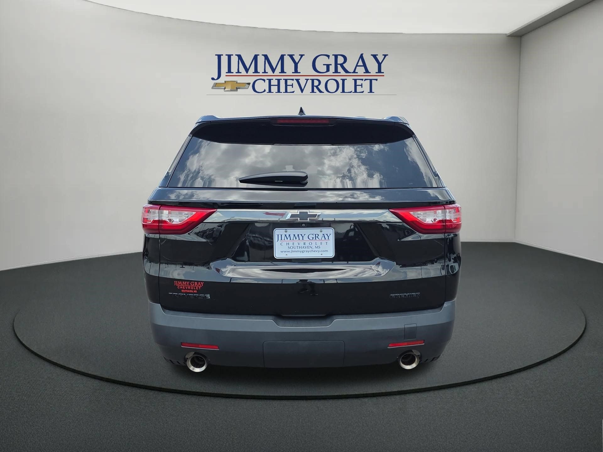 Used 2020 Chevrolet Traverse LS w/ LPO, Blackout Package FWD image 4