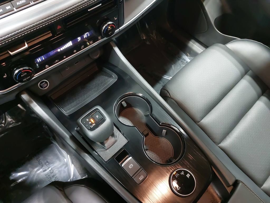 Used 2023 Nissan Rogue SV w/ SV Premium Package image 24