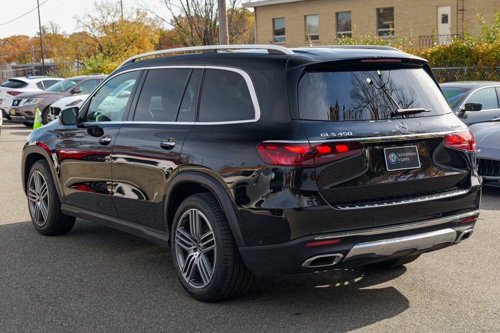 Used 2025 Mercedes-Benz GLS 450 4MATIC image 5