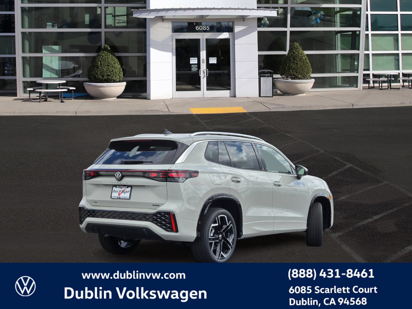 New 2026 Volkswagen Tiguan SEL R-Line AWD/4WD image 4