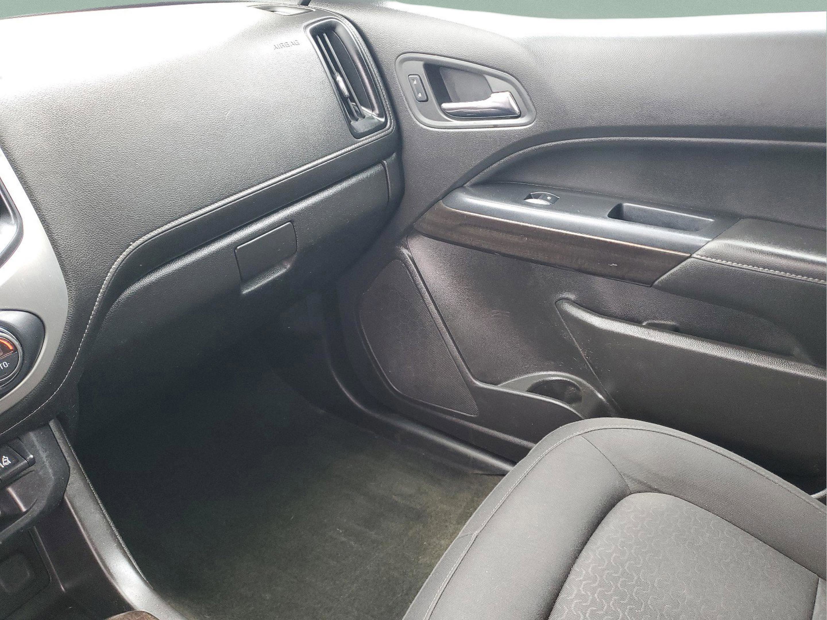 Used 2017 GMC Canyon SLE w/ Nightfall Edition image 8