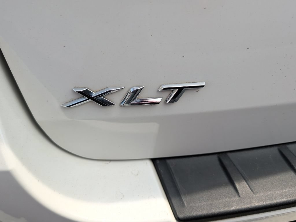 Used 2024 Ford Explorer XLT w/ Equipment Group 202A RWD image 10