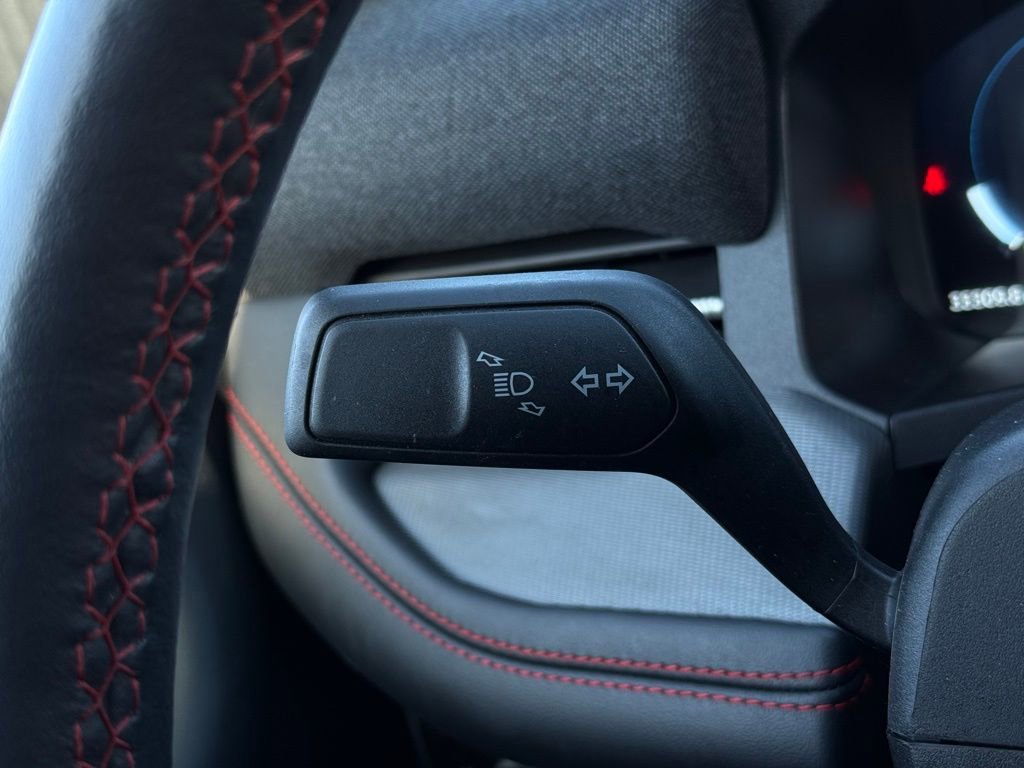 Used 2025 Ford Explorer ST-Line w/ ST-Line Street Pack image 28