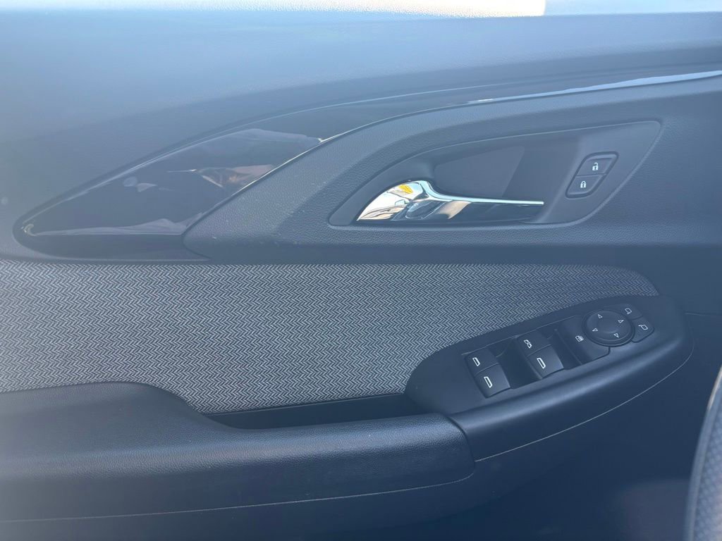 Used 2023 Chevrolet TrailBlazer LT w/ Convenience Package image 25