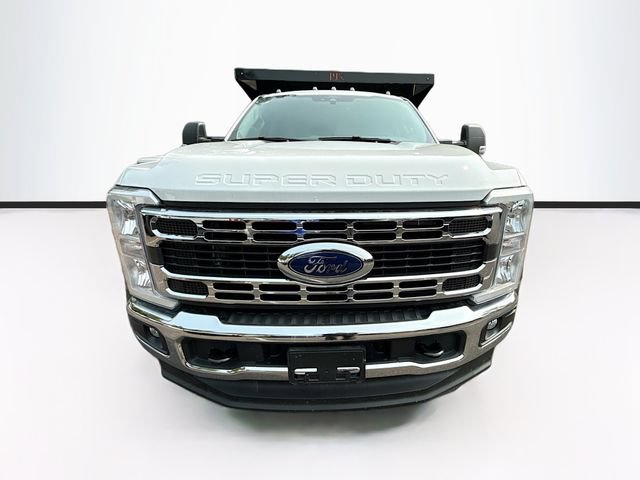 New 2026 Ford F550 4x4 Crew Cab image 2