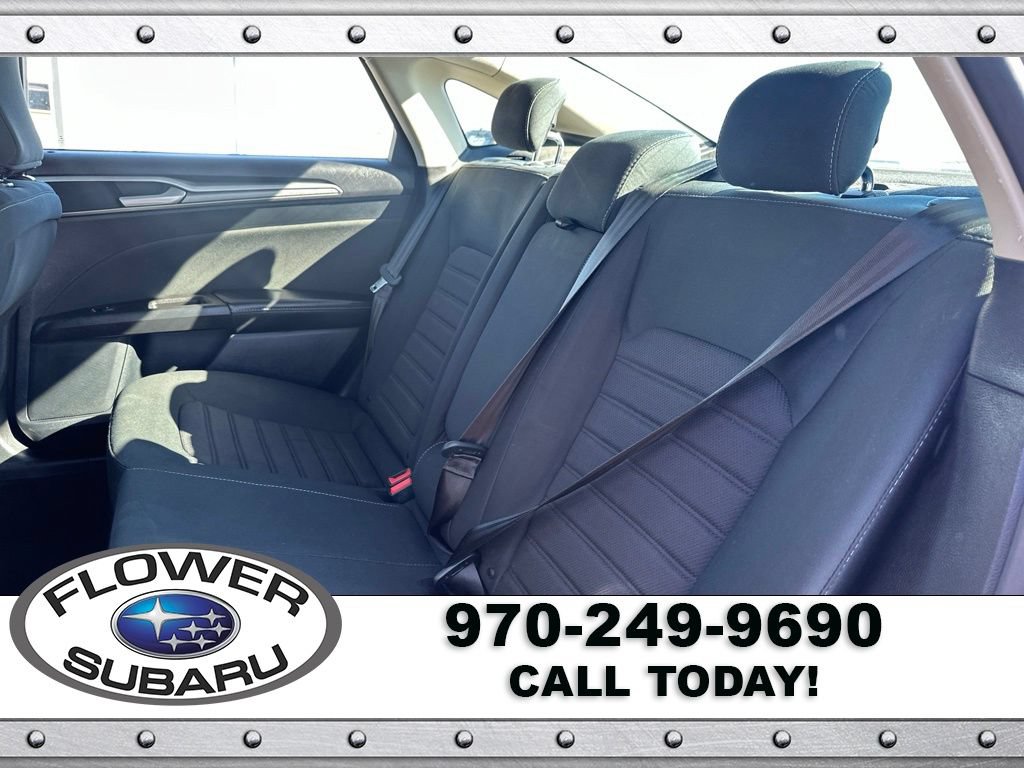Used 2020 Ford Fusion SE FWD image 19