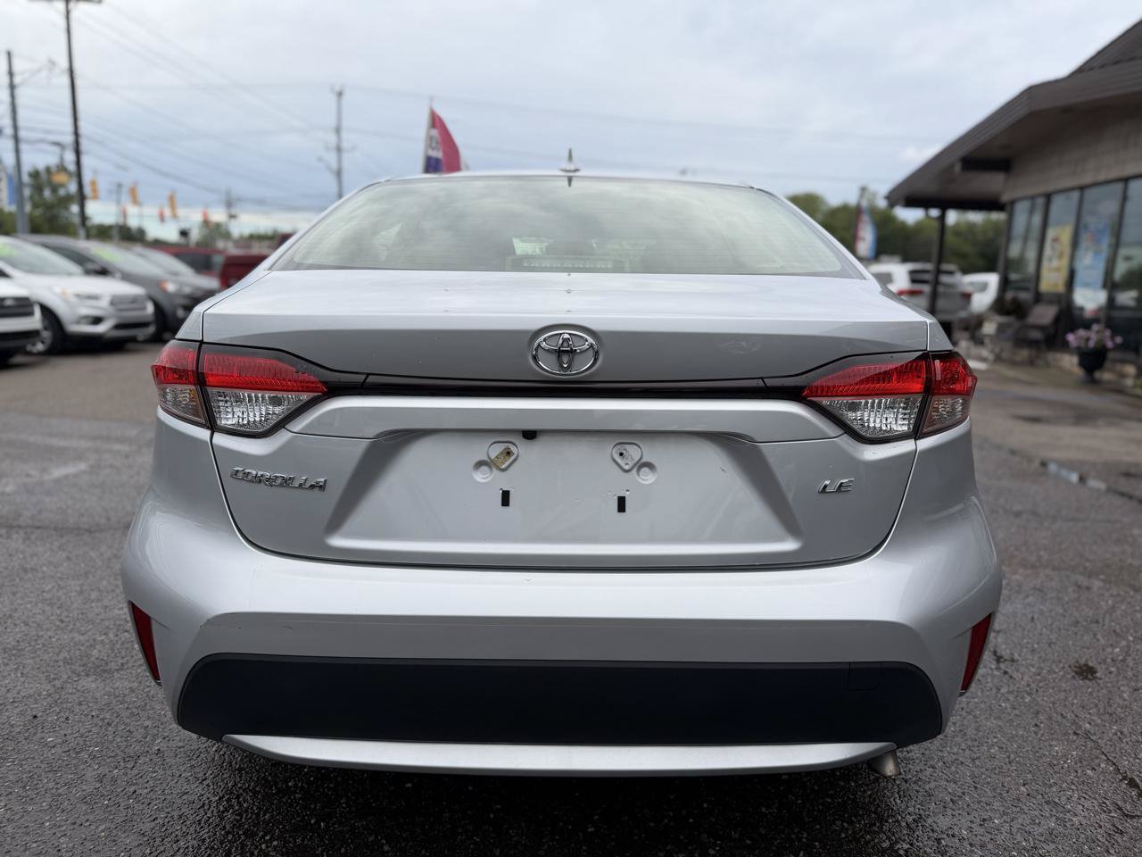 Used 2022 Toyota Corolla LE w/ LE Convenience Package FWD image 6