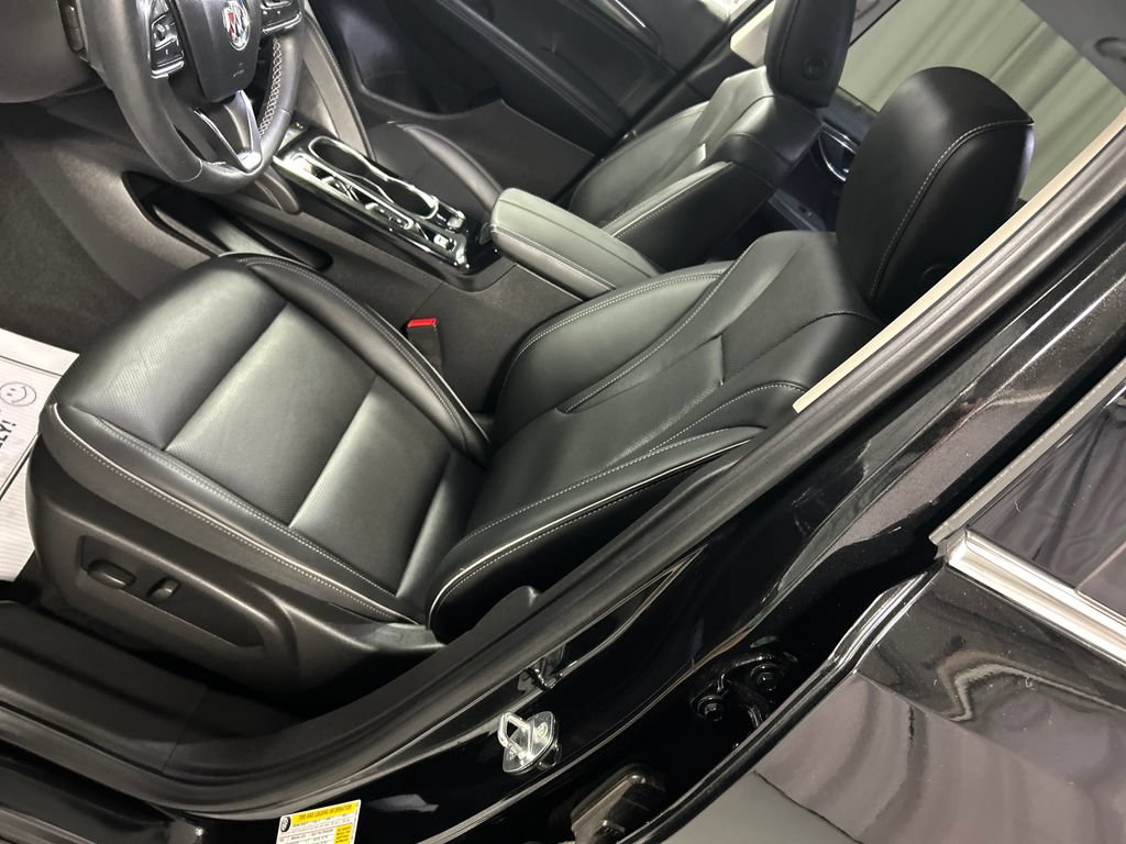 Used 2023 Buick Envision Essence FWD image 10