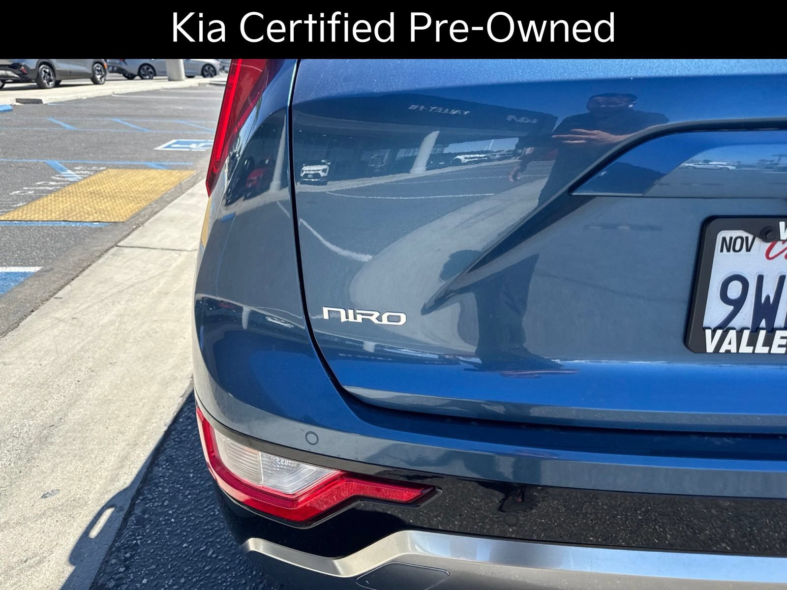 Certified 2025 Kia Niro EX Touring FWD image 10