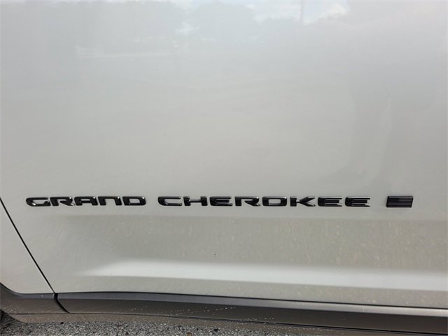 New 2025 Jeep Grand Cherokee Limited image 3