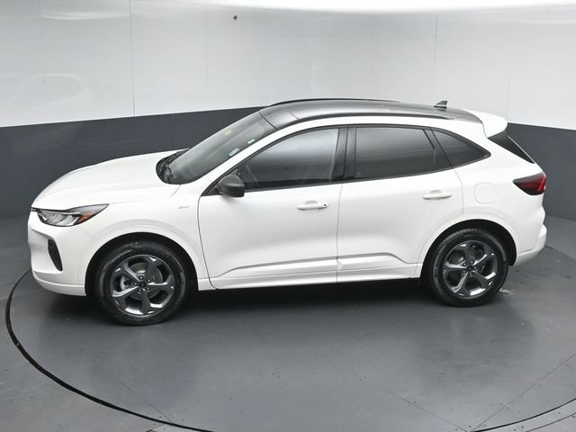 Certified 2024 Ford Escape ST-Line w/ Tech Pack #1 AWD/4WD image 49