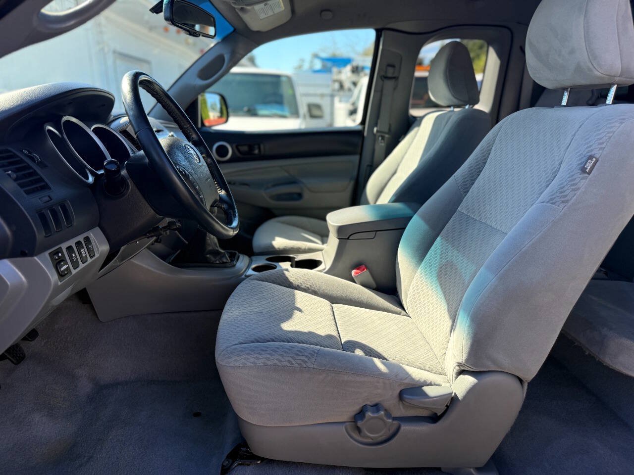 Used 2010 Toyota Tacoma 4x4 Access Cab w/ SR5 Pkg #2 image 16