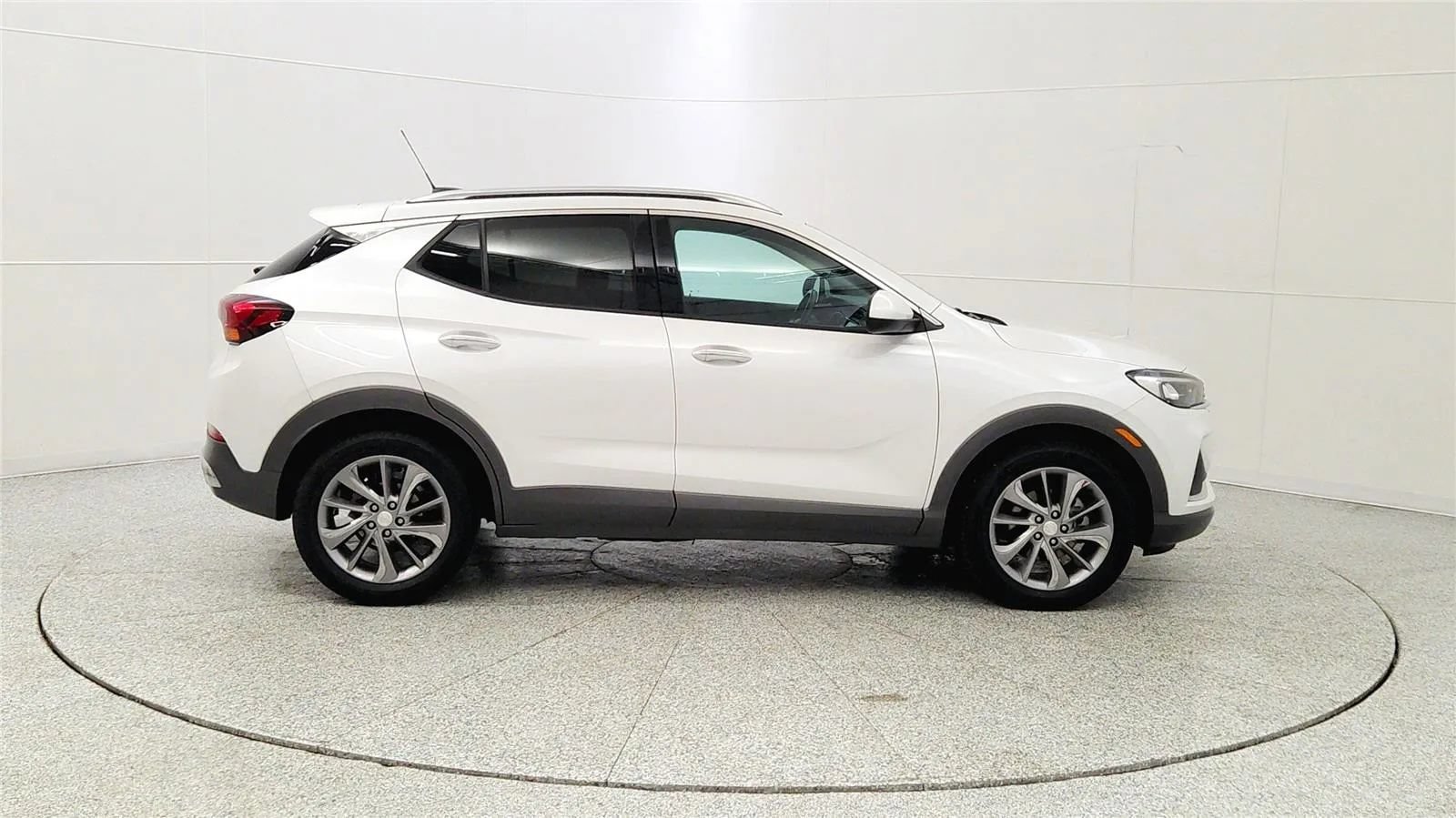 Used 2023 Buick Encore GX Essence w/ Experience Buick Package FWD image 8