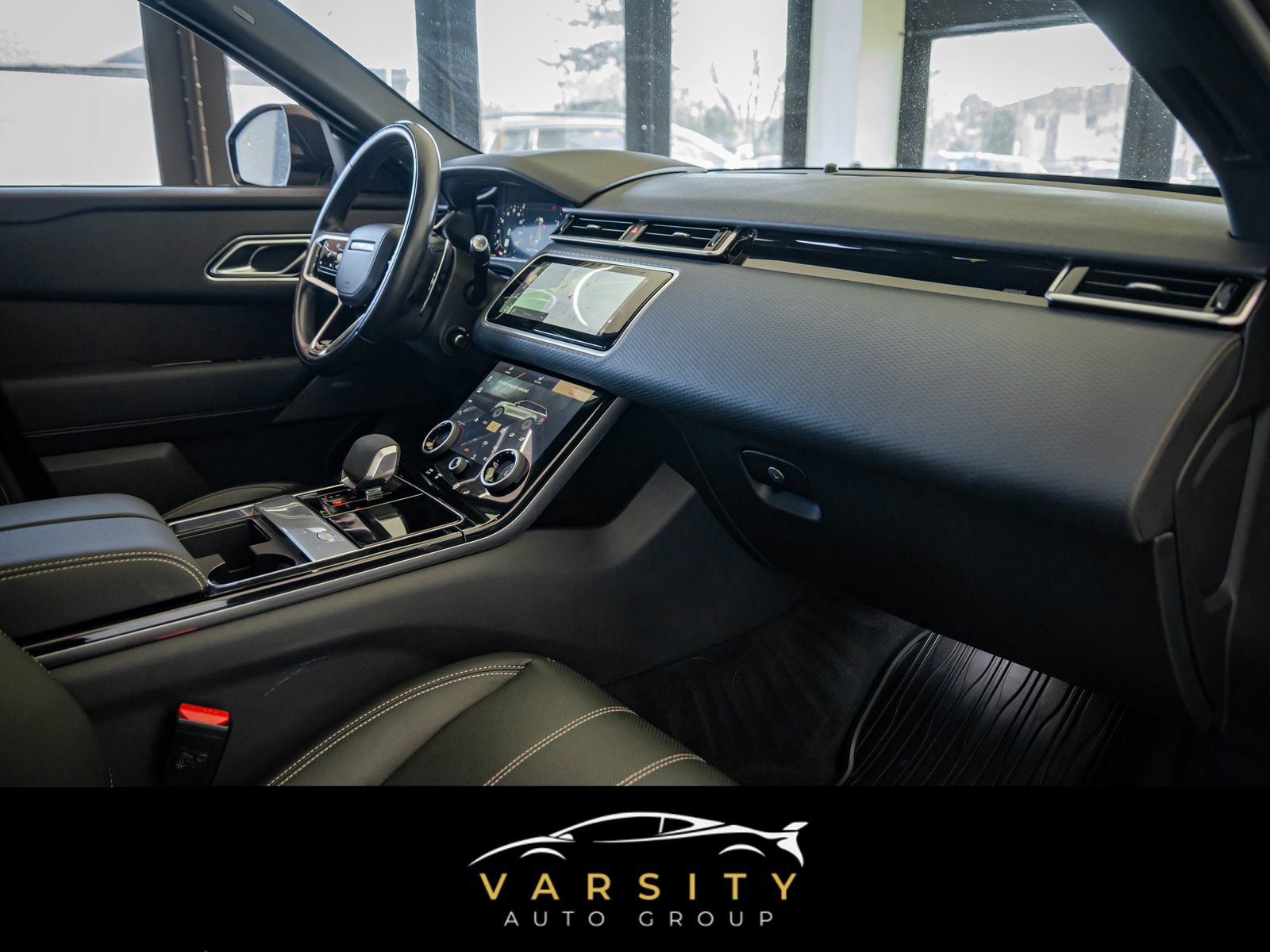 Used 2022 Land Rover Range Rover Velar R-Dynamic S image 19