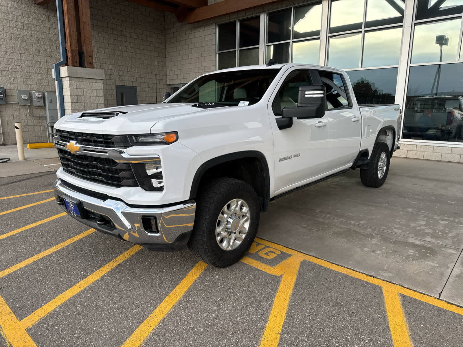 Used 2024 Chevrolet Silverado 2500 LT w/ Convenience Package image 1